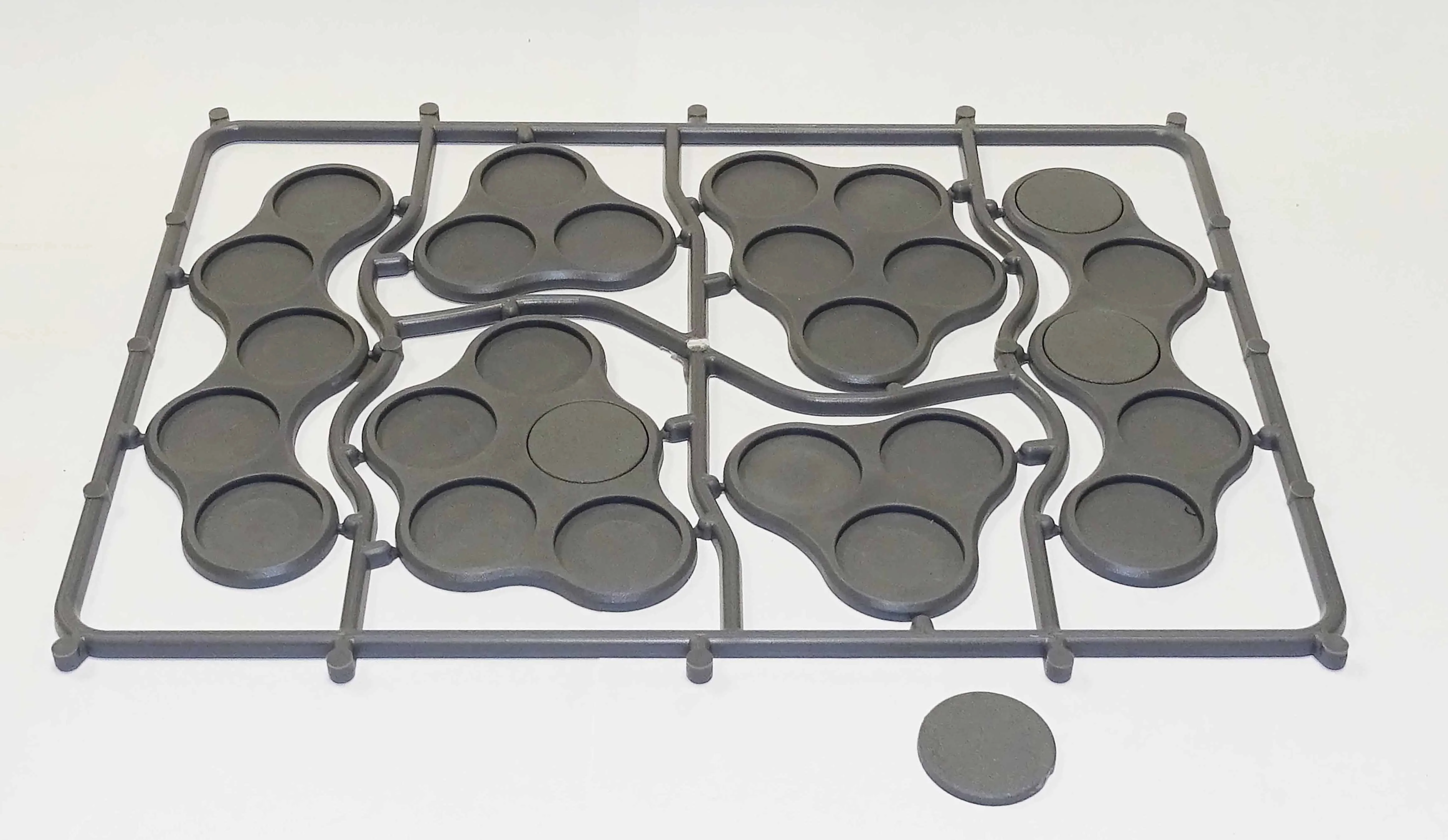 Plastic Bases Set 10. Skirmish movement trays for 20mm round bases. - Image 3